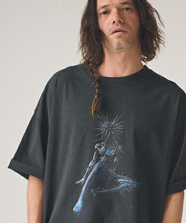 Rakuten - 【ADAM PATEK(アダムパテック)】【予約販売5月下旬〜6月上旬入荷】ADAMPATEK - RED:BANSHEE SPIKE THRONE　Graphic short sleeve t-shirt Tシャツ(AP2614038)