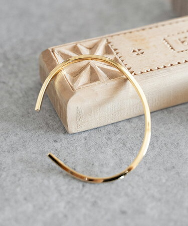  TRIANGULAR FINE BANGLE トライアングル細バングル ゴールド(SENTI-4098)