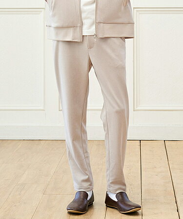 BLACK GREIGE ▼製品説明 【by CAMBIO】 --CAMBIO -- 183cm-B91-W68-H86のモデルが4(L)サイズを着用。スエードライクシリーズ生地を今期アップグレードしました。より肉厚で柔らかく、見た目はキチンと。着心地カジュアル。自宅で洗えて手入れも簡単。・スエード調の生地で裏面はジャージ素材で着心地◎・360°ストレッチでノンストレス・洗濯機で丸洗いOK・毛玉にもなりにくい丈夫な素材※着用画像と商品単体画像で色が異なる場合がございます。※商品単体画像を実物により近づけております。 【CALL&RESPONSE(コールアンドレスポンス)】アイテム一覧はこちらから ▼寸法(平置き) 1(S)サイズ／ウエスト:69〜89cm ヒップ:51cm ワタリ:30.5cm 裾幅:14cm 前股上:27cm 股下:70cm2(M)サイズ／ウエスト:74〜94cm ヒップ:53cm ワタリ:31.5cm 裾幅:15cm 前股上:28cm 股下:71cm4(L)サイズ／ウエスト:79〜99cm ヒップ:55cm ワタリ:32.5cm 裾幅:16cm 前股上:29cm 股下:72cm5(XL)サイズ／ウエスト:84〜104cm ヒップ:57cm ワタリ:33.5cm 裾幅:17cm 前股上:30cm 股下:73cm ※製造元提供。 素材 本体：ポリエステル95%　ポリウレタン5%別地：ポリエステル100%