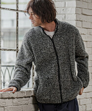 BLACK GRAY BEIGE ▼製品説明 【by CAMBIO】 --CAMBIO -- 175cm B90-W73-H89 靴26.5cmのモデルがMサイズを着用。表裏ともにシャギー素材を使用したジップアップブルゾン。毛足のある柔らかな風合いが暖かみのある表情を演出し、軽やかで快適な着心地に仕上げました。両面シャギー仕様により保温性にも優れ、肌触りの良さも魅力です。程よくゆとりのあるシルエットで、インナーとしてもライトアウターとしても幅広いスタイリングに対応する一着です。※着用画像と商品単体画像で色が異なる場合がございます。※商品単体画像を実物により近づけております。 【CAMBIO(カンビオ)】アイテム一覧はこちらから ▼寸法(平置き) Sサイズ／身幅:57cm 着丈:69cm 肩幅:46cm 袖丈:60cm Mサイズ／身幅:60cm 着丈:71cm 肩幅:48cm 袖丈:61cm Lサイズ／身幅:63cm 着丈:73cm 肩幅:50cm 袖丈:62cm ※製造元提供。 素材 ポリエステル100％