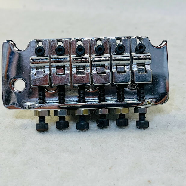 【未使用】フェルナンデス　FERNANDES　FRT1C　鉄サドル付きブリッジ　クローム　シルバー※ネジに錆あり