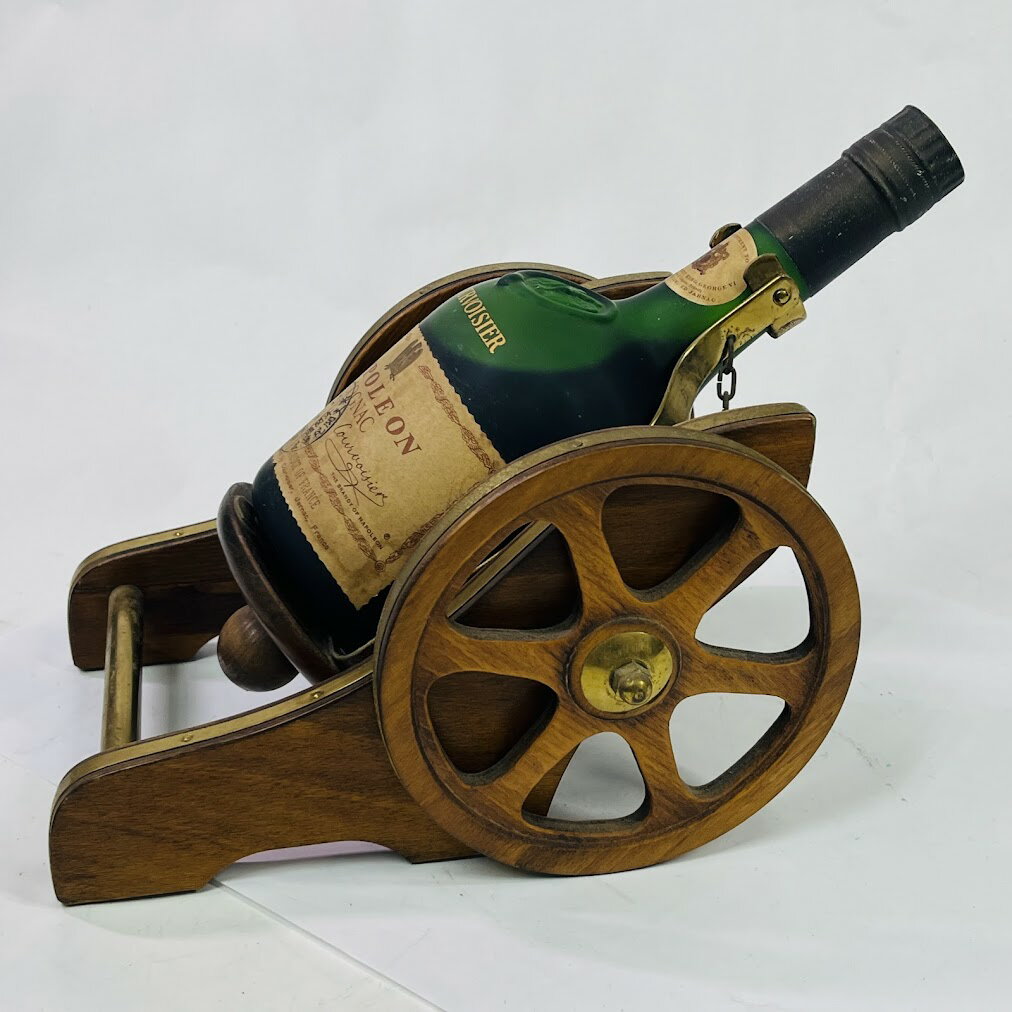 【未成年の飲酒は法律で禁じられています】クルボアジェ ナポレオン 40度 700ml　クルボアジェエンブレム砲台付き