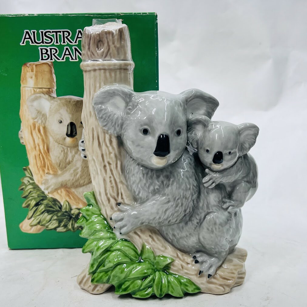 洋酒　　コアラ陶器ボトルオーストラリア土産500ml41.3度ブランデー 内容量 (ml) 500 アルコール度数 41.3 原産国 オーストラリア 付属品 箱 ※古酒につきコルクが破損しやすいです。慎重に開栓しましてもきっと起こります。コ...