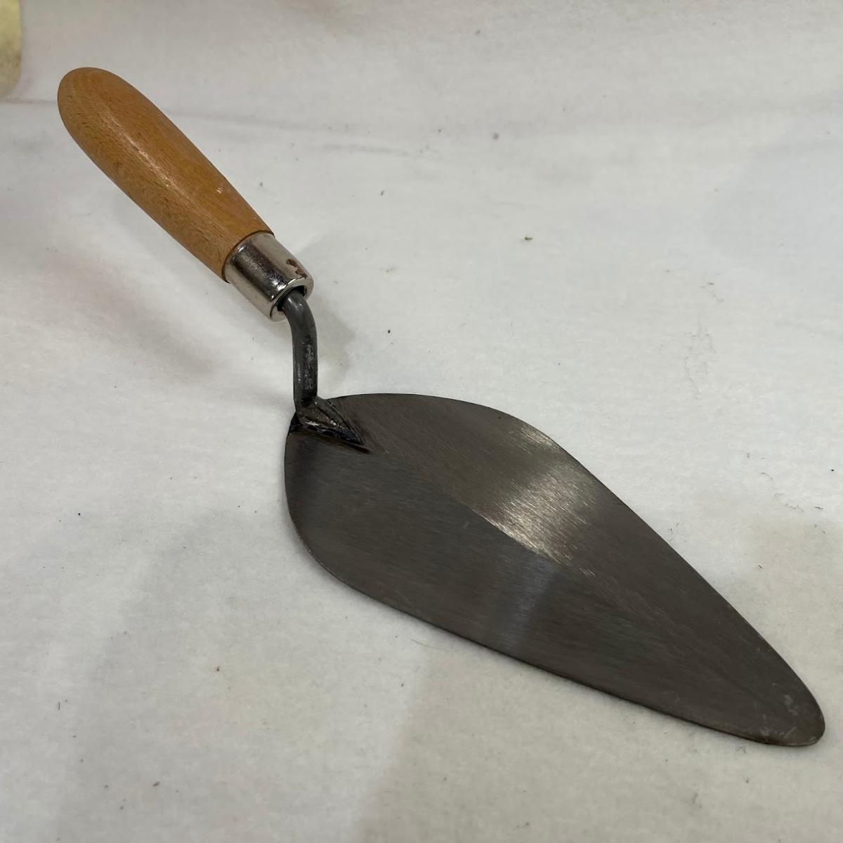 Rakuten - 【未使用】ノーブランド　レンガ鏝　Brick trowel　180ミリ　左官鏝　こて　コテ