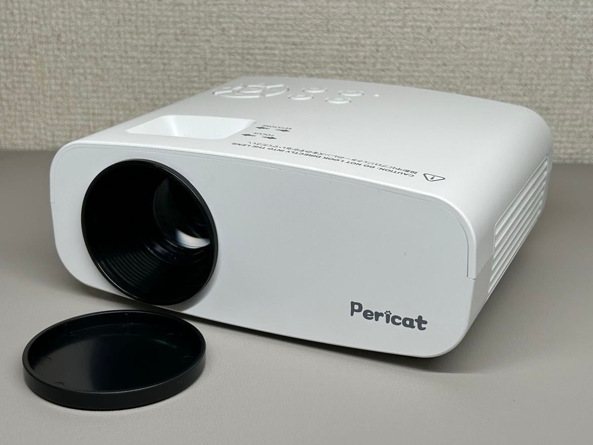家電　　pericat コンパクトホームプロジェクター PJ108 ホワイト系 型番 PJ108 色 ホワイト系 素材 仕様 コントラスト比：12000:1 サイズ(cm) 箱サイズ約W20.8×H23.5×D10.5 参考定価 0 重さ(kg) 付属品 取説、リモコン 中古品ですが状態いいです。　梱包して宅急便でお送りします。弊社の商品は1点物が多く在庫限りの出品です。この機会を逃さずお急ぎ、お求めくださいませ。 C　O　N　D　I　T　I　O　N 参考ランクは、 商品状態 Aランク ※補足事項 ・ PJ108小型プロジェクターはサイズと機能の規制を突破して、本格的な1080P画質にアップグレードし、繊細な描写によって映像をより正確に再現します!また、光学ガラスレンズに200万高精度微小レンズを仕組みで17000LMの明るさと12000:1の高コントラスト比まであげて、映像の明暗細部を残した鮮明な画面を呈させて、自然な色合いがしっかりと再現されて繊細な画面表現力。4Kサポート、約2～3倍程度の大画面で家族と一緒にスポーツ観戦、映画鑑賞、ライブなど活躍できます、まるでホームシェアターの雰囲気！これはPericatが実現した新しいテレビ体験です。 ・ 弊社はリサイクルショップですのでほとんどの商品は一般顧客様より店頭にて買取させていただいた商品です。したがってユーズド品であることをご理解いただき、神経質な方や、綺麗な状態にこだわる方はご購入をお避け頂き、直営店・量販店にて新品のご購入をお勧めいたします。出品ランクはあくまで参考でございます。ランクを理由としたご返品はお受けいたしかねます。ご了承くださいませ。 ■お取引について 発送方法・送料 ◎購入商品は「宅急便」にて発送させていただきます。 【送料】 ヤマト運輸様(北海道・東北・沖縄は日本郵便様）にて発送させていただきます。 送料無料 【配送日指定】 配達日指定は、購入のあった日から1週間後までとさせていただきます。 ※一週間以上先のご指定はお受けできません。ご了承ください。 【配達時間帯希望サービス】 指定なし　9:00～12:00　14:00～16:00　16:00～18:00　18:00～20:00　19:00～21:00 【同包】 複数購入された場合の送料は同梱可能ですが大きさによっては別途お見積もりになります。 【発送】 商品の発送は当日正午までに決済確認ができましたら当日発送し指定の地域には翌日のお届けをさせていただきます。 消費税について 購入金額には、消費税10%が含まれています。 お支払いについて 【決済方法】 ●代金引換：手数料（商品代金） 330円（1万円未満）440円（～3万円）660円（～10万円）1100円（～30万円） ●銀行振込（振込先は、楽天銀行とゆうちょ銀行です） ※お振込みの手数料はお客者様のご負担とさせていただきます。 ●クレジット決済 注意事項 ■下記内容に同意の上、ご入札下さいますようお願い申し上げます 　　ネット販売の性質上、パソコン環境・モニターなどの設定・仕様等で　　イメージ写真と実際の商品との色合いが若干異なる場合がございます。 ○ご購入後のキャンセルは等は、一切しておりません。 ○程度に敏感な方、神経質な方は必ず詳しい程度をお問い合わせください。 　○ご注文後、こちらからの連絡に48時間以上お返事が無い場合「お客様都合によるキャンセル」とさせて頂きます。 ○ご購入後、翌日から5営業日以内にお振込みの出来る方のみご注文下さい。 □気になる事がありましたら遠慮なくご質問下さい。 □掲載写真以外の画像もE-mailにてお送りする事が可能です。 □ご質問の返信は、取扱店舗の営業時間内に限ります。 【返品の特約】 ◇商品に欠陥がある場合を除き、返品や交換には応じておりません。 ◇商品に欠陥がある場合には送料当方負担にて、弊社が責任を持って対応させて頂きます。 ◇ご購入時についている付属品が欠品（紛失等）された場合、返品・交換はお受けできません。 ◇尚、商品の性質上、次の場合の返品・交換はお断りさせていただきます。 ・お客様の都合 ・一度ご使用になられた場合 ・イメージ違い（形状違い、大きさなど） ・連絡が無く、3日以上過ぎた場合 ◇お届けした商品がご注文の商品と異なっていた場合や事故等による損傷(不良品)が見られた場合、商品到着後48時間以内に「お電話かE-mail」にて、ご連絡をお願い致します。 【返金について】 ◇返品特約にあるお客様の都合以外の理由で返品となった場合、返金時の振込手数料は弊社にて負担いたします。 ◇銀行振込・代金引換などで、お客様が商品代金をお支払い後に「キャンセル（取消し）」をされた 場合、商品代金の返金はトラブル防止の為「ご購入者様名義への銀行振込」とさせていただきます。 ◇お振込みの際にかかる「手数料（振込手数料等）」は、お客様のご負担とさせていただきます。 ◇返金金額は、手数料を差し引いた商品代金（消費税込み）となります。　