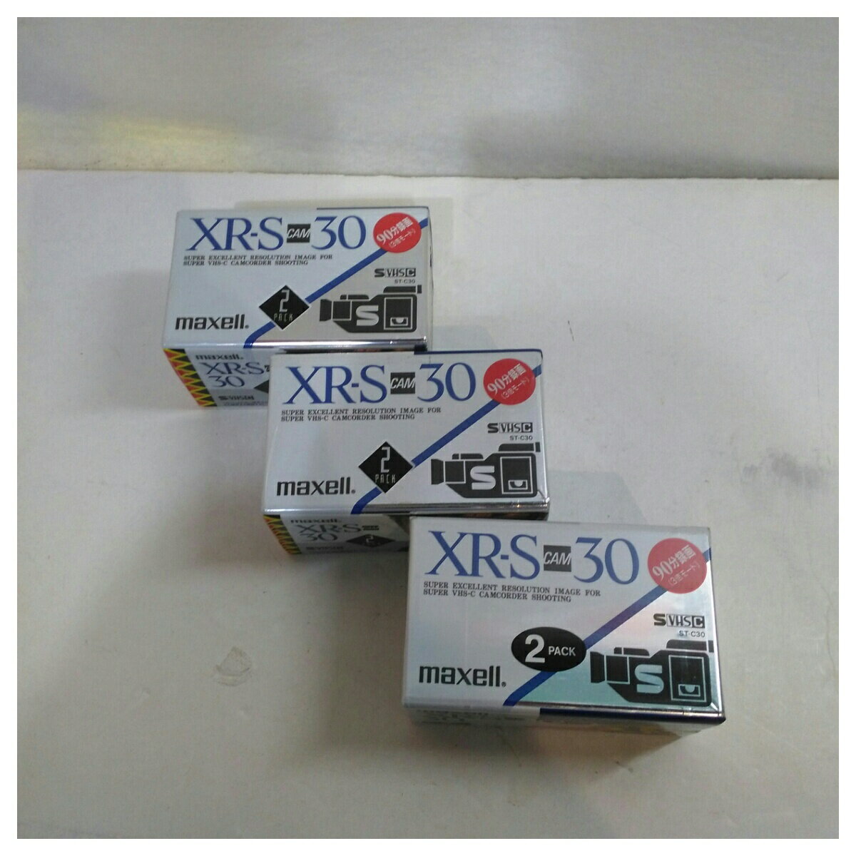 家電　　マクセル S-VHS-C 30分 ビデオテープ 2本パック ST-C30XR-SF-2P×3個セット 型番 ST-C30XR-SF-2P 色 ブラック系 素材 仕様 S-VHS-Cテープ サイズ(cm) パックサイズ約W10.2×H16.5×D6.5 参考定価 0 重さ(kg) 付属品 未使用品です。　梱包して宅急便でお送りします。弊社の商品は1点物が多く在庫限りの出品です。この機会を逃さずお急ぎ、お求めくださいませ。 C　O　N　D　I　T　I　O　N 参考ランクは、 商品状態 新品 ※補足事項 ・ S-VHS-C：標準モード30分、3倍モード90分 ・ 弊社はリサイクルショップですのでほとんどの商品は一般顧客様より店頭にて買取させていただいた商品です。したがってユーズド品であることをご理解いただき、神経質な方や、綺麗な状態にこだわる方はご購入をお避け頂き、直営店・量販店にて新品のご購入をお勧めいたします。出品ランクはあくまで参考でございます。ランクを理由としたご返品はお受けいたしかねます。ご了承くださいませ。 ■お取引について 発送方法・送料 ◎購入商品は「宅急便」にて発送させていただきます。 【送料】 ヤマト運輸様(北海道・東北・沖縄は日本郵便様）にて発送させていただきます。 送料無料 【配送日指定】 配達日指定は、購入のあった日から1週間後までとさせていただきます。 ※一週間以上先のご指定はお受けできません。ご了承ください。 【配達時間帯希望サービス】 指定なし　9:00～12:00　14:00～16:00　16:00～18:00　18:00～20:00　19:00～21:00 【同包】 複数購入された場合の送料は同梱可能ですが大きさによっては別途お見積もりになります。 【発送】 商品の発送は当日正午までに決済確認ができましたら当日発送し指定の地域には翌日のお届けをさせていただきます。 消費税について 購入金額には、消費税10%が含まれています。 お支払いについて 【決済方法】 ●代金引換：手数料（商品代金） 330円（1万円未満）440円（～3万円）660円（～10万円）1100円（～30万円） ●銀行振込（振込先は、楽天銀行とゆうちょ銀行です） ※お振込みの手数料はお客者様のご負担とさせていただきます。 ●クレジット決済 注意事項 ■下記内容に同意の上、ご入札下さいますようお願い申し上げます 　　ネット販売の性質上、パソコン環境・モニターなどの設定・仕様等で　　イメージ写真と実際の商品との色合いが若干異なる場合がございます。 ○ご購入後のキャンセルは等は、一切しておりません。 ○程度に敏感な方、神経質な方は必ず詳しい程度をお問い合わせください。 　○ご注文後、こちらからの連絡に48時間以上お返事が無い場合「お客様都合によるキャンセル」とさせて頂きます。 ○ご購入後、翌日から5営業日以内にお振込みの出来る方のみご注文下さい。 □気になる事がありましたら遠慮なくご質問下さい。 □掲載写真以外の画像もE-mailにてお送りする事が可能です。 □ご質問の返信は、取扱店舗の営業時間内に限ります。 【返品の特約】 ◇商品に欠陥がある場合を除き、返品や交換には応じておりません。 ◇商品に欠陥がある場合には送料当方負担にて、弊社が責任を持って対応させて頂きます。 ◇ご購入時についている付属品が欠品（紛失等）された場合、返品・交換はお受けできません。 ◇尚、商品の性質上、次の場合の返品・交換はお断りさせていただきます。 ・お客様の都合 ・一度ご使用になられた場合 ・イメージ違い（形状違い、大きさなど） ・連絡が無く、3日以上過ぎた場合 ◇お届けした商品がご注文の商品と異なっていた場合や事故等による損傷(不良品)が見られた場合、商品到着後48時間以内に「お電話かE-mail」にて、ご連絡をお願い致します。 【返金について】 ◇返品特約にあるお客様の都合以外の理由で返品となった場合、返金時の振込手数料は弊社にて負担いたします。 ◇銀行振込・代金引換などで、お客様が商品代金をお支払い後に「キャンセル（取消し）」をされた 場合、商品代金の返金はトラブル防止の為「ご購入者様名義への銀行振込」とさせていただきます。 ◇お振込みの際にかかる「手数料（振込手数料等）」は、お客様のご負担とさせていただきます。 ◇返金金額は、手数料を差し引いた商品代金（消費税込み）となります。　