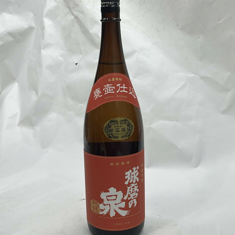 洋酒　　球磨焼酎 球磨の泉 25度 1800ml 減圧 那須酒造 米焼酎 焼酎 内容量 (ml) 1800 アルコール度数 25 原産国 熊本 付属品 未開栓。梱包の上宅急便でお送りします。 C　O　N　D　I　T　I　O　N 参考ランクは、 商品状態 （未開封：美品）中古買取品 ※補足事項 ・ ・弊社の商品は1点物が多く在庫限りの出品です。この機会を逃さずお急ぎ、お求めくださいませ。 ・ 弊社はリサイクルショップですのでほとんどの商品は一般顧客様より店頭にて買取させていただいた商品です。したがってユーズド品であることをご理解いただき、神経質な方や、綺麗な状態にこだわる方はご購入をお避け頂き、直営店・量販店にて新品のご購入をお勧めいたします。出品ランクはあくまで参考でございます。ランクを理由としたご返品はお受けいたしかねます。ご了承くださいませ。 ■お取引について 酒類の販売について 未成年者の飲酒は法律で禁じられています。 申込者の方は注文フォームの備考の年齢欄を必ずご記入いただき送信願います。 もしご記入なき場合発送いたしかねますので予めご了承願います。 尚、お電話にて確認させていただく事もございます。 合わせてご了承くださいませ。 発送方法・送料 ◎購入商品は「宅急便」にて発送させていただきます。 【送料】 ヤマト運輸様(北海道・東北・沖縄は日本郵便様）にて発送させていただきます。 100サイズ　北海道2100円　東北1150円　関東・信越900円　北陸東海850円　関西・中四国700円　九州850円　沖縄2000円 【配送日指定】 配達日指定は、購入のあった日から1週間後までとさせていただきます。 ※一週間以上先のご指定はお受けできません。ご了承ください。 【配達時間帯希望サービス】 指定なし　9:00～12:00　14:00～16:00　16:00～18:00　18:00～20:00　19:00～21:00 【同包】 複数購入された場合の送料は同梱可能ですが大きさによっては別途お見積もりになります。 【発送】 商品の発送は当日正午までに決済確認ができましたら当日発送し指定の地域には翌日のお届けをさせていただきます。 消費税について 落札金額には、消費税10%が含まれています。 お支払いについて 【決済方法】 ●代金引換：手数料（商品代金） 330円（1万円未満）440円（～3万円）660円（～10万円）1100円（～30万円） ●銀行振込（振込先は、楽天銀行とゆうちょ銀行です） ※お振込みの手数料はお客者様のご負担とさせていただきます。 ●クレジット決済 注意事項 ■下記内容に同意の上、ご入札下さいますようお願い申し上げます 　　ネット販売の性質上、パソコン環境・モニターなどの設定・仕様等で　　イメージ写真と実際の商品との色合いが若干異なる場合がございます。 ○ご購入後のキャンセルは等は、一切しておりません。 ○程度に敏感な方、神経質な方は必ず詳しい程度をお問い合わせください。 　○ご注文後、こちらからの連絡に48時間以上お返事が無い場合「お客様都合によるキャンセル」とさせて頂きます。 ○ご購入後、翌日から5営業日以内にお振込みの出来る方のみご注文下さい。 □気になる事がありましたら遠慮なくご質問下さい。 □掲載写真以外の画像もE-mailにてお送りする事が可能です。 □ご質問の返信は、取扱店舗の営業時間内に限ります。 【返品の特約】 ◇商品に欠陥がある場合を除き、返品や交換には応じておりません。 ◇商品に欠陥がある場合には送料当方負担にて、弊社が責任を持って対応させて頂きます。 ◇ご購入時についている付属品が欠品（紛失等）された場合、返品・交換はお受けできません。 ◇尚、商品の性質上、次の場合の返品・交換はお断りさせていただきます。 ・お客様の都合 ・一度ご使用になられた場合 ・イメージ違い（形状違い、大きさなど） ・連絡が無く、3日以上過ぎた場合 ◇お届けした商品がご注文の商品と異なっていた場合や事故等による損傷(不良品)が見られた場合、商品到着後48時間以内に「お電話かE-mail」にて、ご連絡をお願い致します。 【返金について】 ◇返品特約にあるお客様の都合以外の理由で返品となった場合、返金時の振込手数料は弊社にて負担いたします。 ◇銀行振込・代金引換などで、お客様が商品代金をお支払い後に「キャンセル（取消し）」をされた 場合、商品代金の返金はトラブル防止の為「ご購入者様名義への銀行振込」とさせていただきます。 ◇お振込みの際にかかる「手数料（振込手数料等）」は、お客様のご負担とさせていただきます。 ◇返金金額は、手数料を差し引いた商品代金（消費税込み）となります。