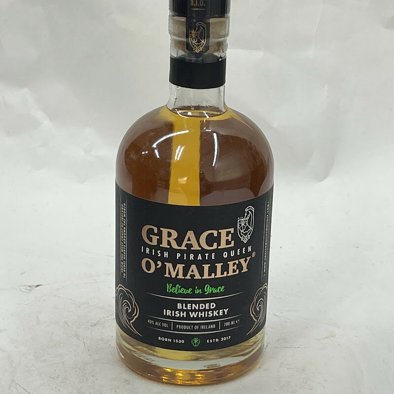 洋酒　　グレースオマリー　アイリッシュウイスキー700ml40度 内容量 (ml) 700 アルコール度数 40 原産国 イギリス 付属品 ※古酒につきコルクが破損しやすいです。慎重に開栓しましてもきっと起こります。コルクは無保証ですのでご理解の上お求め願います。未開栓。梱包の上宅急便でお送りします。 C　O　N　D　I　T　I　O　N 参考ランクは、 商品状態 （未開封：美品）中古買取品 ※補足事項 ・ ・弊社の商品は1点物が多く在庫限りの出品です。この機会を逃さずお急ぎ、お求めくださいませ。 ・ 弊社はリサイクルショップですのでほとんどの商品は一般顧客様より店頭にて買取させていただいた商品です。したがってユーズド品であることをご理解いただき、神経質な方や、綺麗な状態にこだわる方はご購入をお避け頂き、直営店・量販店にて新品のご購入をお勧めいたします。出品ランクはあくまで参考でございます。ランクを理由としたご返品はお受けいたしかねます。ご了承くださいませ。 ■お取引について 酒類の販売について 未成年者の飲酒は法律で禁じられています。 申込者の方は注文フォームの備考の年齢欄を必ずご記入いただき送信願います。 もしご記入なき場合発送いたしかねますので予めご了承願います。 尚、お電話にて確認させていただく事もございます。 合わせてご了承くださいませ。 発送方法・送料 ◎購入商品は「宅急便」にて発送させていただきます。 【送料】 ヤマト運輸様(北海道・東北・沖縄は日本郵便様）にて発送させていただきます。 送料無料 【配送日指定】 配達日指定は、購入のあった日から1週間後までとさせていただきます。 ※一週間以上先のご指定はお受けできません。ご了承ください。 【配達時間帯希望サービス】 指定なし　9:00～12:00　14:00～16:00　16:00～18:00　18:00～20:00　19:00～21:00 【同包】 複数購入された場合の送料は同梱可能ですが大きさによっては別途お見積もりになります。 【発送】 商品の発送は当日正午までに決済確認ができましたら当日発送し指定の地域には翌日のお届けをさせていただきます。 消費税について 落札金額には、消費税10%が含まれています。 お支払いについて 【決済方法】 ●代金引換：手数料（商品代金） 330円（1万円未満）440円（～3万円）660円（～10万円）1100円（～30万円） ●銀行振込（振込先は、楽天銀行とゆうちょ銀行です） ※お振込みの手数料はお客者様のご負担とさせていただきます。 ●クレジット決済 注意事項 ■下記内容に同意の上、ご入札下さいますようお願い申し上げます 　　ネット販売の性質上、パソコン環境・モニターなどの設定・仕様等で　　イメージ写真と実際の商品との色合いが若干異なる場合がございます。 ○ご購入後のキャンセルは等は、一切しておりません。 ○程度に敏感な方、神経質な方は必ず詳しい程度をお問い合わせください。 　○ご注文後、こちらからの連絡に48時間以上お返事が無い場合「お客様都合によるキャンセル」とさせて頂きます。 ○ご購入後、翌日から5営業日以内にお振込みの出来る方のみご注文下さい。 □気になる事がありましたら遠慮なくご質問下さい。 □掲載写真以外の画像もE-mailにてお送りする事が可能です。 □ご質問の返信は、取扱店舗の営業時間内に限ります。 【返品の特約】 ◇商品に欠陥がある場合を除き、返品や交換には応じておりません。 ◇商品に欠陥がある場合には送料当方負担にて、弊社が責任を持って対応させて頂きます。 ◇ご購入時についている付属品が欠品（紛失等）された場合、返品・交換はお受けできません。 ◇尚、商品の性質上、次の場合の返品・交換はお断りさせていただきます。 ・お客様の都合 ・一度ご使用になられた場合 ・イメージ違い（形状違い、大きさなど） ・連絡が無く、3日以上過ぎた場合 ◇お届けした商品がご注文の商品と異なっていた場合や事故等による損傷(不良品)が見られた場合、商品到着後48時間以内に「お電話かE-mail」にて、ご連絡をお願い致します。 【返金について】 ◇返品特約にあるお客様の都合以外の理由で返品となった場合、返金時の振込手数料は弊社にて負担いたします。 ◇銀行振込・代金引換などで、お客様が商品代金をお支払い後に「キャンセル（取消し）」をされた 場合、商品代金の返金はトラブル防止の為「ご購入者様名義への銀行振込」とさせていただきます。 ◇お振込みの際にかかる「手数料（振込手数料等）」は、お客様のご負担とさせていただきます。 ◇返金金額は、手数料を差し引いた商品代金（消費税込み）となります。 類似商品はこちらグレースオマリー　ラムカスク　アイリッシュ　79,980円グレースオマリー　ダークチャーカスク　アイリッ9,980円プロクラメーション ブレンデッド・アイリッシュ12,800円ジェムソン ブラック・バレルアイリッシュウイス2,980円トモンドゲート　ナイチンゲールモルトウイスキー9,980円ジョニーウォーカー赤ラベル700ml40度左向5,980円ロイヤルサルート スコッチ 茶 陶器ボトル212,800円ジョニーウォーカー700ml40度 ブラックラ2,980円モンキー・ショルダー ウイスキー スコットラン4,980円2026/07/26 更新