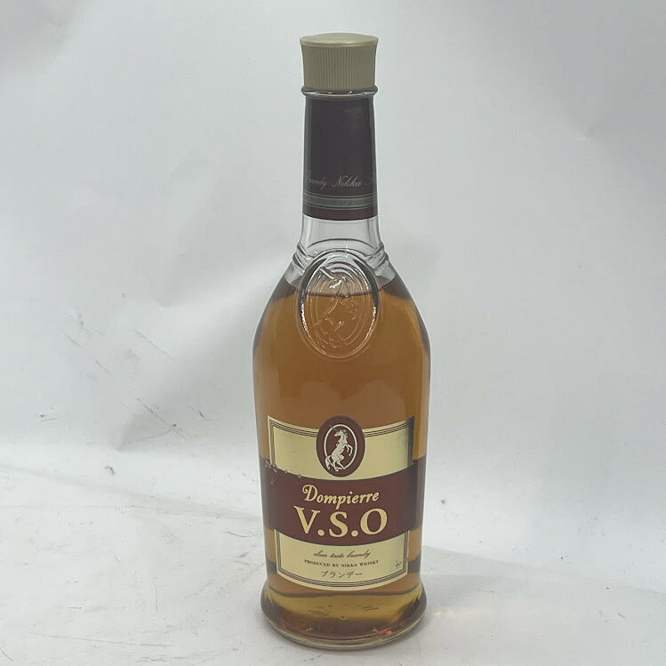 洋酒　　ニッカ ドンピエール VSO 640ML37度 内容量 (ml) 640 アルコール度数 37 原産国 国産 付属品 なし ※古酒につきコルクが破損しやすいです。慎重に開栓しましてもきっと起こります。コルクは無保証ですのでご理解の上お求め願います。未開封。梱包して宅急便でお送りします。弊社の商品は1点物が多く在庫限りの出品です。この機会を逃さずお急ぎ、お求めくださいませ。 C　O　N　D　I　T　I　O　N 参考ランクは、 商品状態 酒美品 ※補足事項 ・ ・ 弊社はリサイクルショップですのでほとんどの商品は一般顧客様より店頭にて買取させていただいた商品です。したがってユーズド品であることをご理解いただき、神経質な方や、綺麗な状態にこだわる方はご落札をお避け頂き、直営店・量販店にて新品のご落札をお勧めいたします。出品ランクはあくまで参考でございます。ランクを理由としたご返品はお受けいたしかねます。ご了承くださいませ。 ■お取引について 酒類の販売について 未成年者の飲酒は法律で禁じられています。 申込者の方は落札フォームの備考の年齢欄を必ずご記入いただき送信願います。 もしご記入なき場合発送いたしかねますので予めご了承願います。 尚、お電話にて確認させていただく事もございます。 合わせてご了承くださいませ。 発送方法・送料 ◎落札商品は「宅急便」にて発送させていただきます。 【送料】 ヤマト運輸様(北海道・東北・沖縄は日本郵便様）にて発送させていただきます。 60サイズ　北海道1500円　東北750円　関東・信越600円　北陸東海550円　関西・中四国550円　九州550円　沖縄1350円 【配送日指定】 配達日指定は、落札のあった日から1週間後までとさせていただきます。 ※一週間以上先のご指定はお受けできません。ご了承ください。 【配達時間帯希望サービス】 指定なし　9:00～12:00　14:00～16:00　16:00～18:00　18:00～20:00　19:00～21:00 【同包】 複数落札された場合の送料は同梱可能ですが大きさによっては別途お見積もりになります。 【発送】 商品の発送は当日正午までに決済確認ができましたら当日発送し指定の地域には翌日のお届けをさせていただきます。 消費税について 落札金額には、消費税10%が含まれています。 お支払いについて 【決済方法】 ●代金引換：手数料（商品代金） 330円(1万円未満)440円(～3万円)660円(～10万円)1100円(～30万円) ●銀行振込（振込先は、楽天銀行とゆうちょ銀行です） ※お振込みの手数料はお客者様のご負担とさせていただきます。 ●クレジット決済 注意事項 ■下記内容に同意の上、ご入札下さいますようお願い申し上げます 　　ネット販売の性質上、パソコン環境・モニターなどの設定・仕様等で　　イメージ写真と実際の商品との色合いが若干異なる場合がございます。 ○ご落札後のキャンセルは等は、一切しておりません。 ○程度に敏感な方、神経質な方は必ず詳しい程度をお問い合わせください。 　○ご落札後、こちらからの連絡に48時間以上お返事が無い場合「お客様都合によるキャンセル」とさせて頂きます。 ○ご落札後、翌日から5営業日以内にお振込みの出来る方のみご落札下さい。 □気になる事がありましたら遠慮なくご質問下さい。 □掲載写真以外の画像もE-mailにてお送りする事が可能です。 □ご質問の返信は、取扱店舗の営業時間内に限ります。 【返品の特約】 ◇商品に欠陥がある場合を除き、返品や交換には応じておりません。 ◇商品に欠陥がある場合には送料当方負担にて、弊社が責任を持って対応させて頂きます。 ◇ご落札時についている付属品が欠品（紛失等）された場合、返品・交換はお受けできません。 ◇尚、商品の性質上、次の場合の返品・交換はお断りさせていただきます。 ・お客様の都合 ・一度ご使用になられた場合 ・イメージ違い（形状違い、大きさなど） ・連絡が無く、3日以上過ぎた場合 ◇お届けした商品がご落札の商品と異なっていた場合や事故等による損傷(不良品)が見られた場合、商品到着後48時間以内に「お電話かE-mail」にて、ご連絡をお願い致します。 【返金について】 ◇返品特約にあるお客様の都合以外の理由で返品となった場合、返金時の振込手数料は弊社にて負担いたします。 ◇銀行振込・代金引換などで、お客様が商品代金をお支払い後に「キャンセル（取消し）」をされた 場合、商品代金の返金はトラブル防止の為「ご落札者様名義への銀行振込」とさせていただきます。 ◇お振込みの際にかかる「手数料（振込手数料等）」は、お客様のご負担とさせていただきます。 ◇返金金額は、手数料を差し引いた商品代金（消費税込み）となります。 類似商品はこちらサントリー VSO 1級表示 42度 720m2,980円サントリー ニュースピリッツ ブルーリボン 31,980円ニッカ スーパーニッカ プレミアム 43度 719,800円サントリー ニュースピリッツ ブルーリボン 32,980円ニッカGGカープ80優勝ウイスキー特級760m14,800円ニッカGGカープ80優勝ウイスキー特級760m19,800円ニッカ キングスランド ポットスチルボトル 特14,800円ドービルナポレオンブランデー700ml40度1,980円ドービルナポレオンブランデー700ml40度1,980円2026/09/20 更新