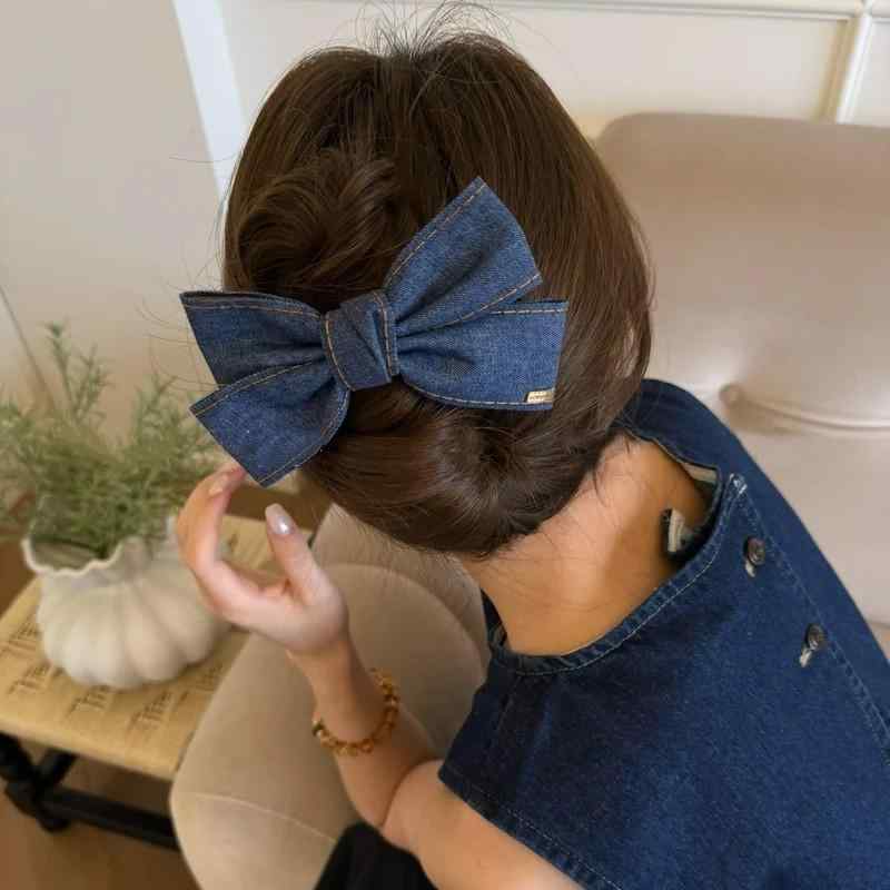 レディース ヘアクリップ デニム 蝶結び 大型 ダックビル 後頭部用 韓国 シンプル 高級感 かわいい リボン 髪留め 日常使い ファッション アクセサリー 軽量 伸縮性
