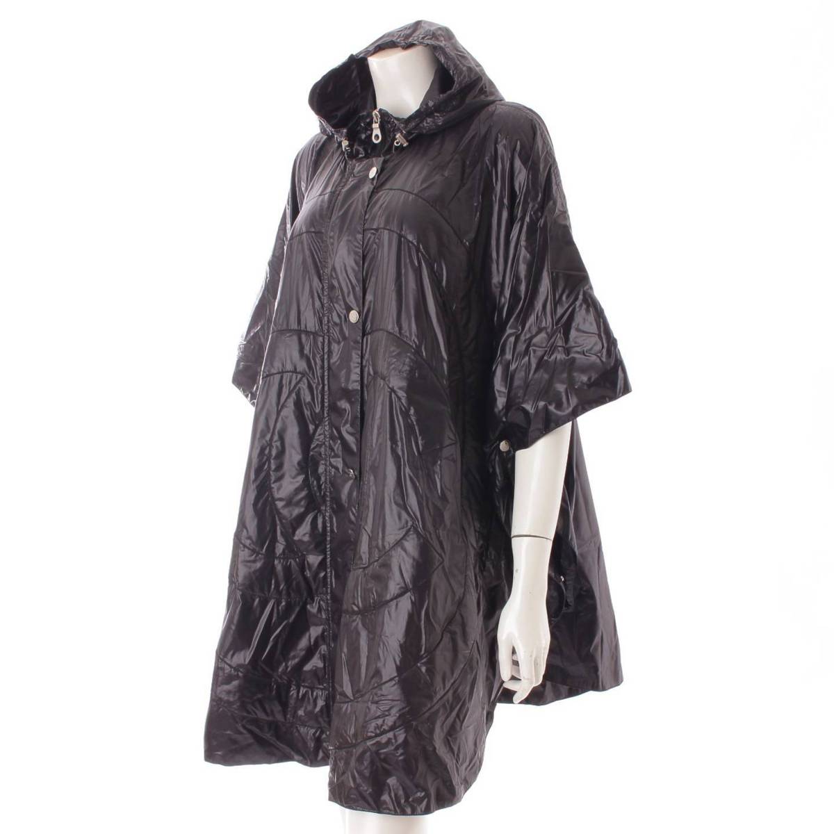 【シャネル】Chanel　ココマーク ナイロンパーカー レインコート ポンチョ P41400 ブラック M 【中古】【鑑定済・正規品保証】104060