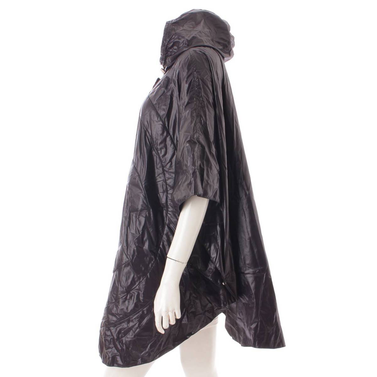 【シャネル】Chanel　ココマーク ナイロンパーカー レインコート ポンチョ P41400 ブラック M 【中古】【鑑定済・正規品保証】104060