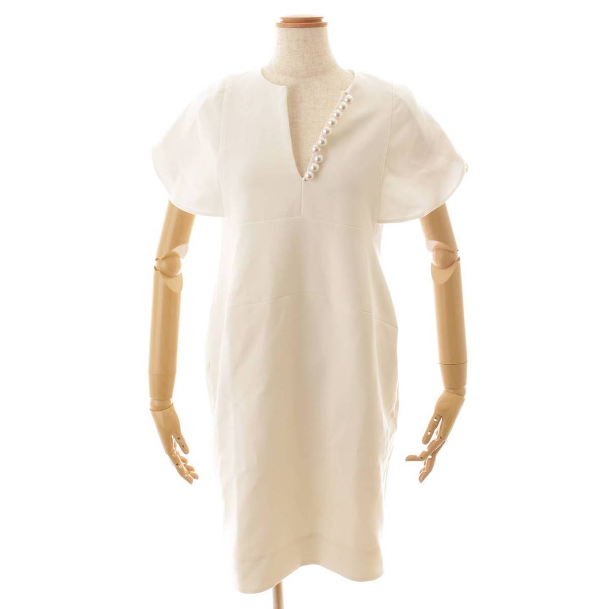 【ヨーコチャン】YOKO CHAN　パール スリットラインドレス ワンピース YCD-119-454 ホワイト 36 【中古】【鑑定済・正規品保証】157093のサムネイル