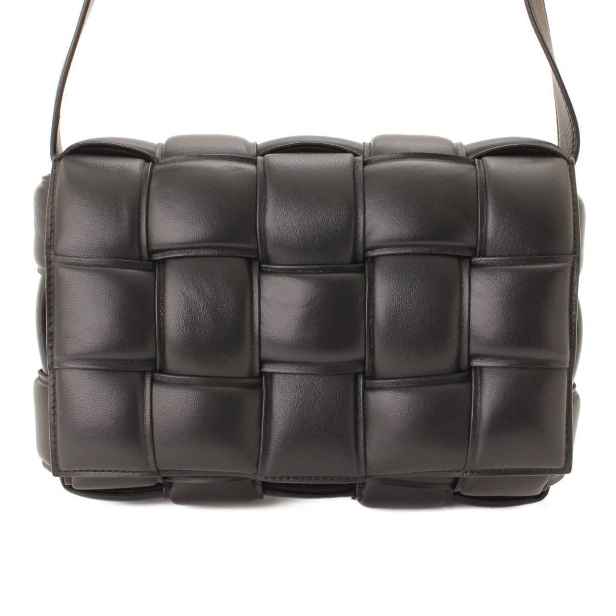 【ボッテガ ヴェネタ】Bottega Veneta　パデットカセット イントレチャート レザー ショルダーバッグ 591970 ブラック 【中古】【鑑定済・正規品保証】160339のサムネイル