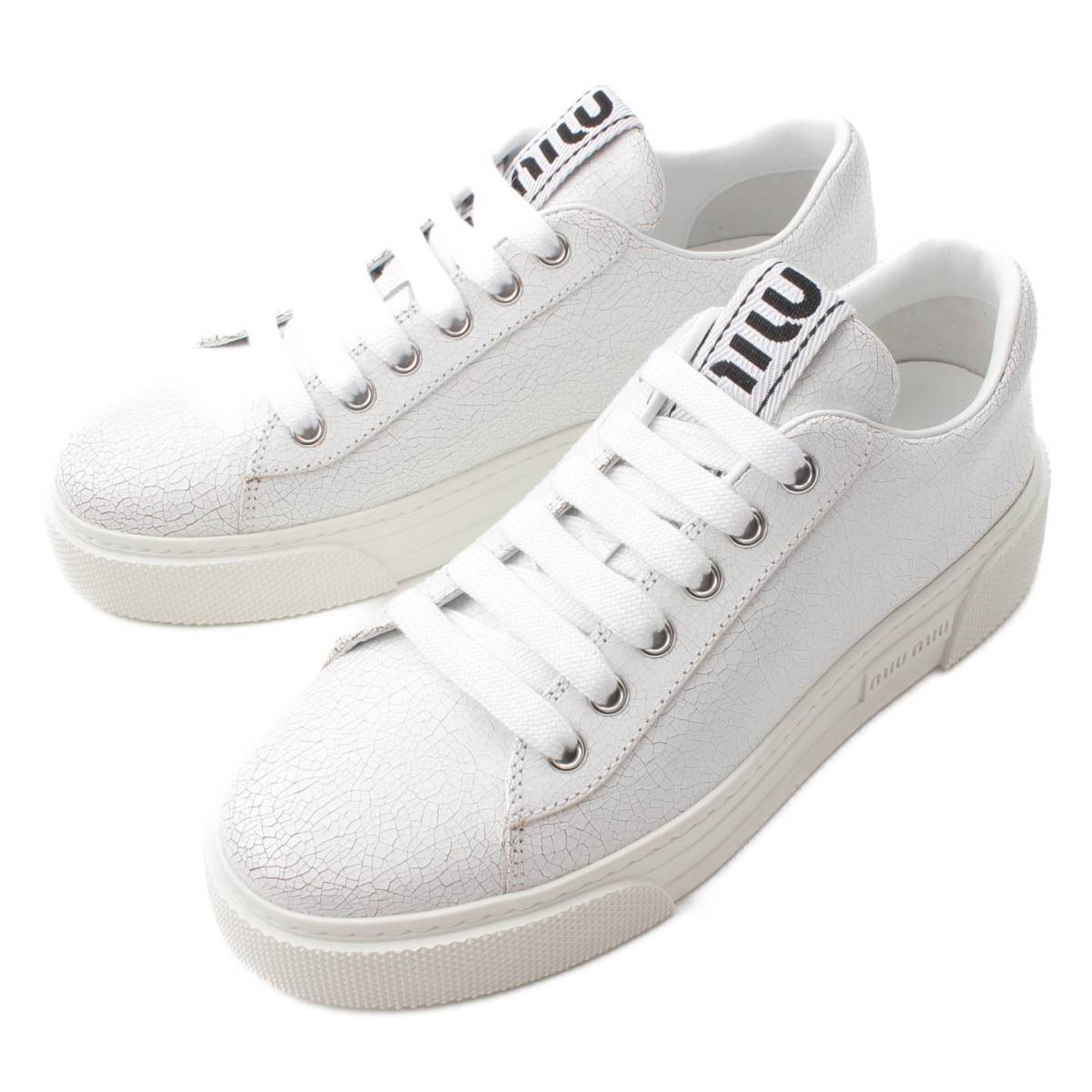 【ミュウミュウ】Miu Miu　レザー クラック加工 ローカットスニーカー DNC704 ホワイト 35.5 未使用【中古】【鑑定済・正規品保証】170417のサムネイル