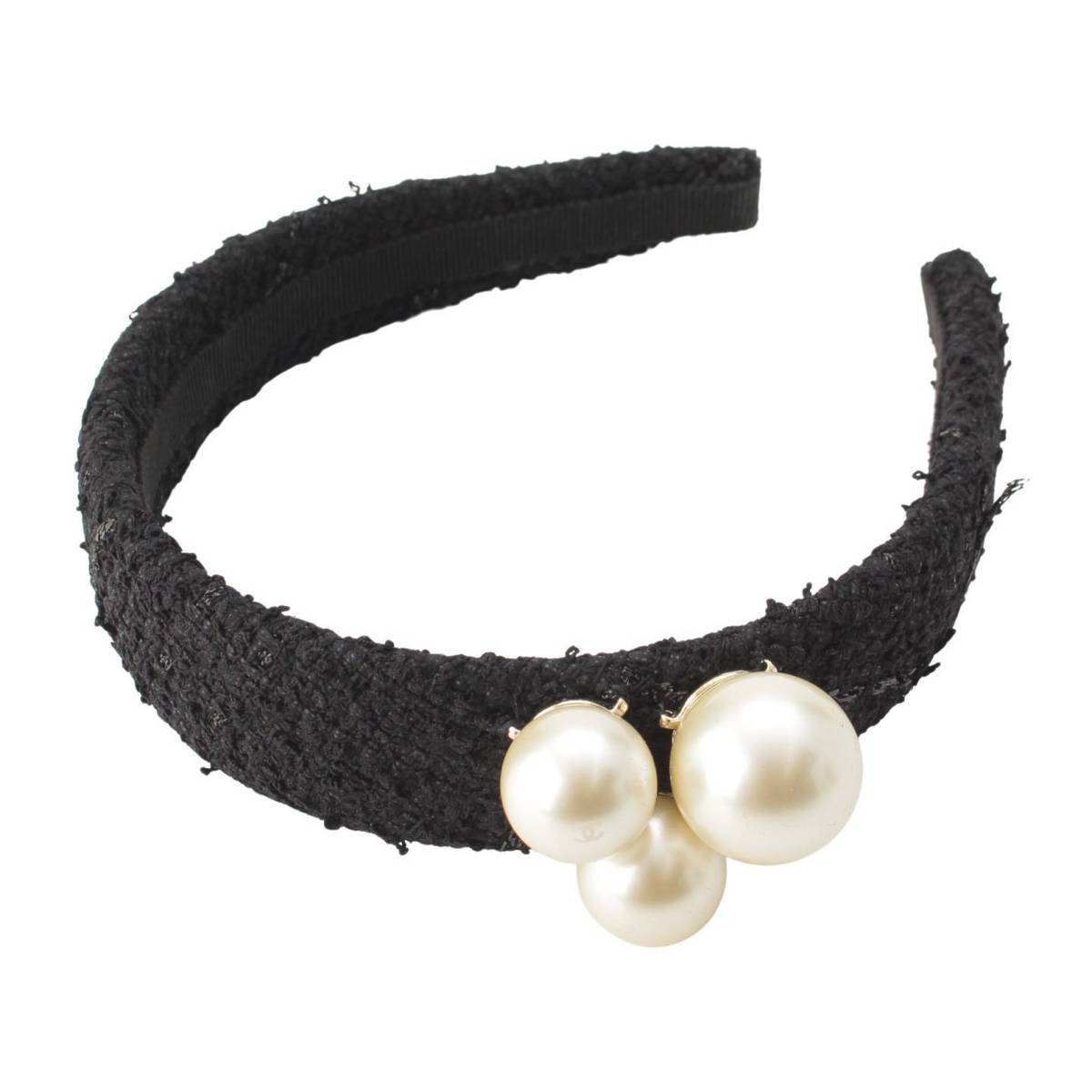 【シャネル】Chanel　ココマーク パール ツイード カチューシャ ヘアアクセサリー ブラック 【中古】【鑑定済・正規品保証】185400のサムネイル