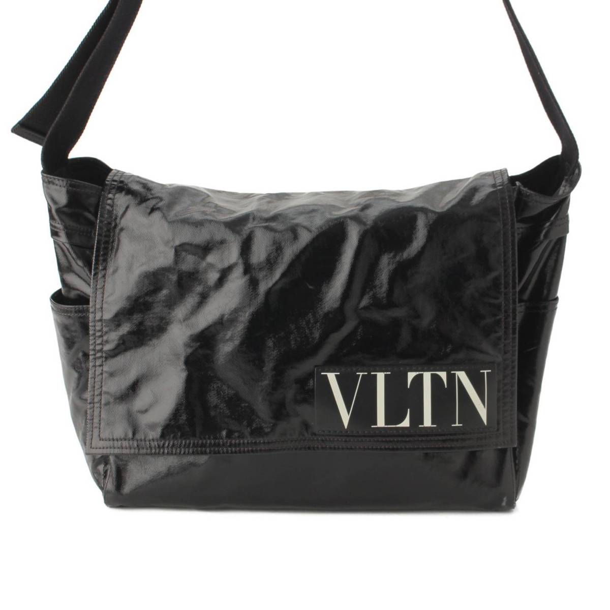 【ヴァレンティノ】Valentino　ガラヴァーニ メンズ VLTN ロゴ メッセンジャー ショルダーバッグ ブラック 【中古】【鑑定済・正規品保証】193967