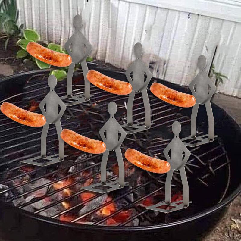 説明:【折りたたみ式調理】: ホットドッグ愛好家のために設計されたこのファニーBBQスタンドは、手軽にグリル料理を楽しむことができます。折りたたみ式のデザインでコンパクトに収納でき、素早くセットアップできるので、ひっくり返したり余分な手間をかけずにホットドッグを調理できます。【ステンレス製】:錆びにくく、耐熱性に優れたステンレススチール製のこのソーセージホルダーは、長期間の使用に耐えます。頑丈なフレームがソーセージをしっかりと固定し、裏庭での遊びに欠かせないツールです。【目を引く楽しいデザイン】: このスタイリッシュなホットドッグホルダーでグリル料理をレベルアップ。料理を会話のきっかけに変えます。パーティーやテールゲートイベントに最適です。【理想的なギフト】: バーベキュー愛好家への万能ギフト。ホットドッグや調味料と組み合わせれば、一年中楽しめる完璧なパッケージになります。【屋内でも屋外でも使える万能なソーセージスタンド】: キャンプファイヤーでもキッチンでも、このソーセージスタンドはどんなシーンにもぴったりです。どこにいても、手軽に楽しいひとときと美味しい料理をお楽しみいただけます。仕様:材質:ステンレススチールサイズチャート:20.5 cmx11.5 cmx7.5 cm/8.07インチx4.53インチx2.95インチパッケージに含まれるもの:おもしろいバーベキュースタンド4選注意:手動測定のため、1〜2cm / 0.39〜0.79インチの若干の誤差が生じる場合がありますのでご了承ください。4ピース 面白いバーベキュースタンド