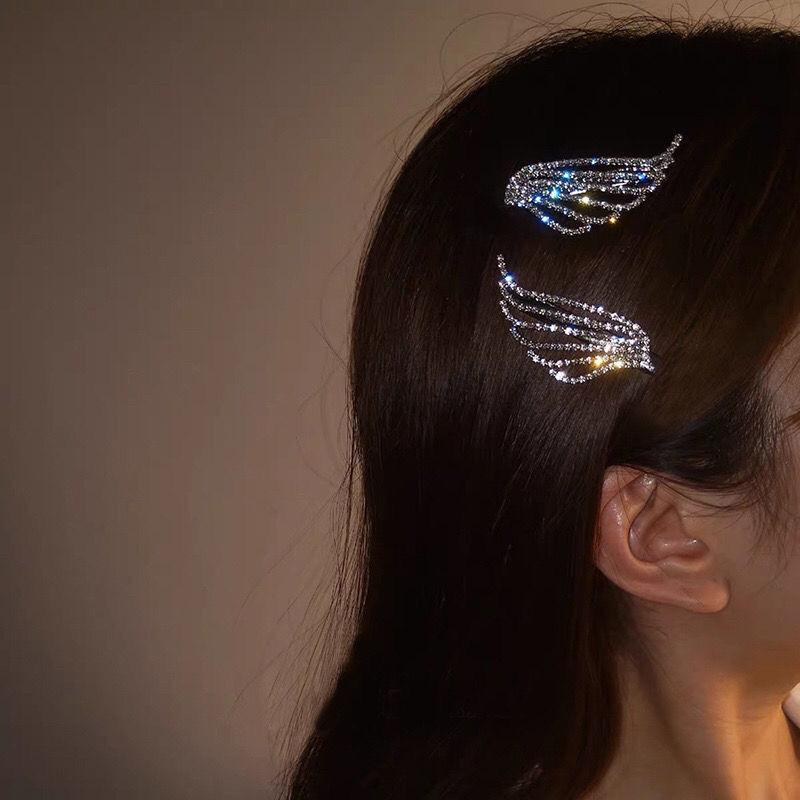 ヘアクリップ 天使の翼 モチーフ ラインストーン 装飾 キラキラ 輝く 女性用 サイ...