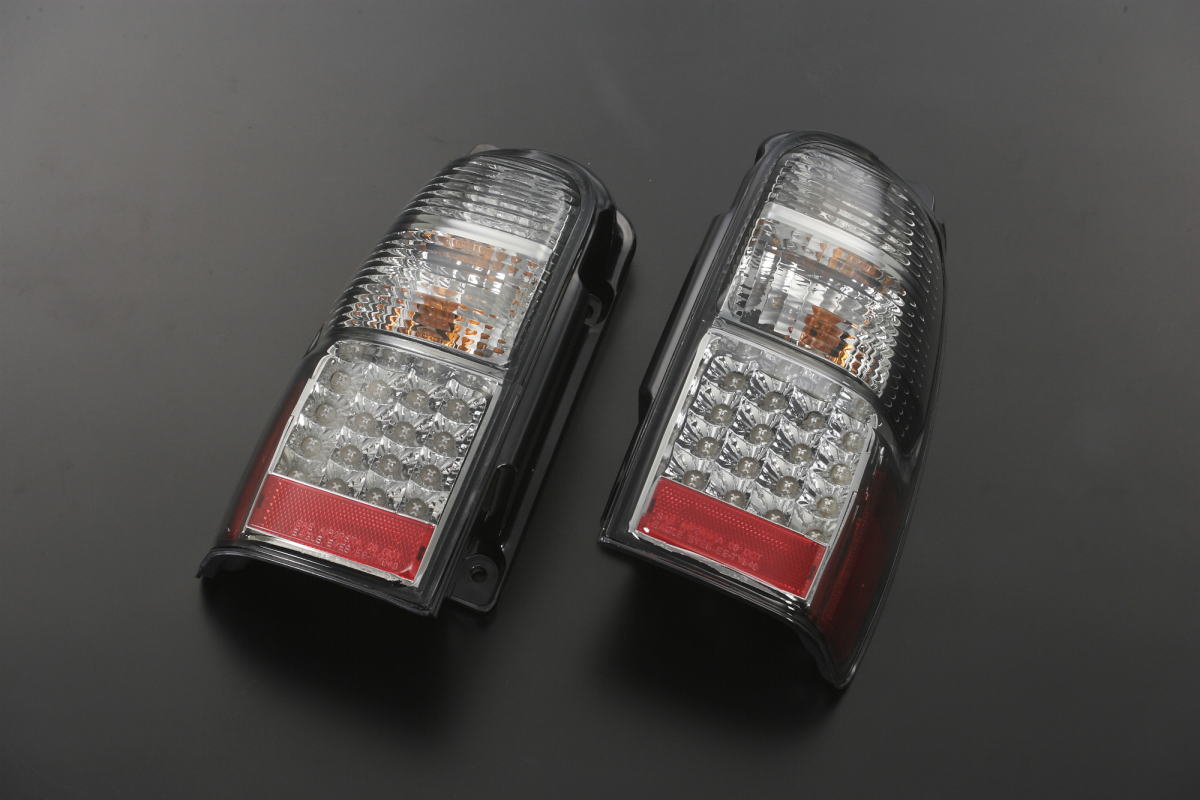 希少品 ハイラックスサーフ 180/185 クリアテールレンズ