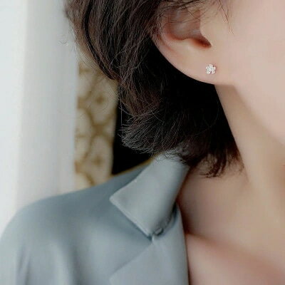 ほっとイヤリング シルバー925　ミニーピアス　韓流ブーム　シンプル　コーディネート　気品　ローズ　..