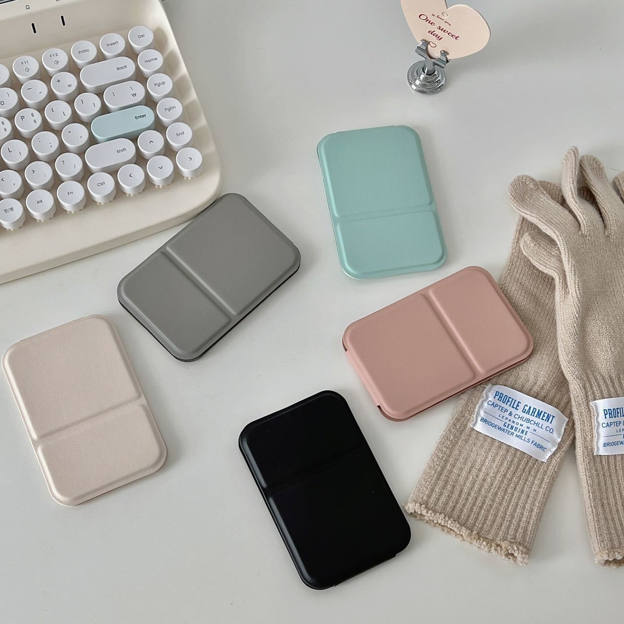 レボショップのメガ割 卓上ミラー おしゃれ 鏡 化粧 コンパクト スタンド 化粧鏡 卓上 スタンドミラー 折りたたみ テーブルミラー｜アングル2