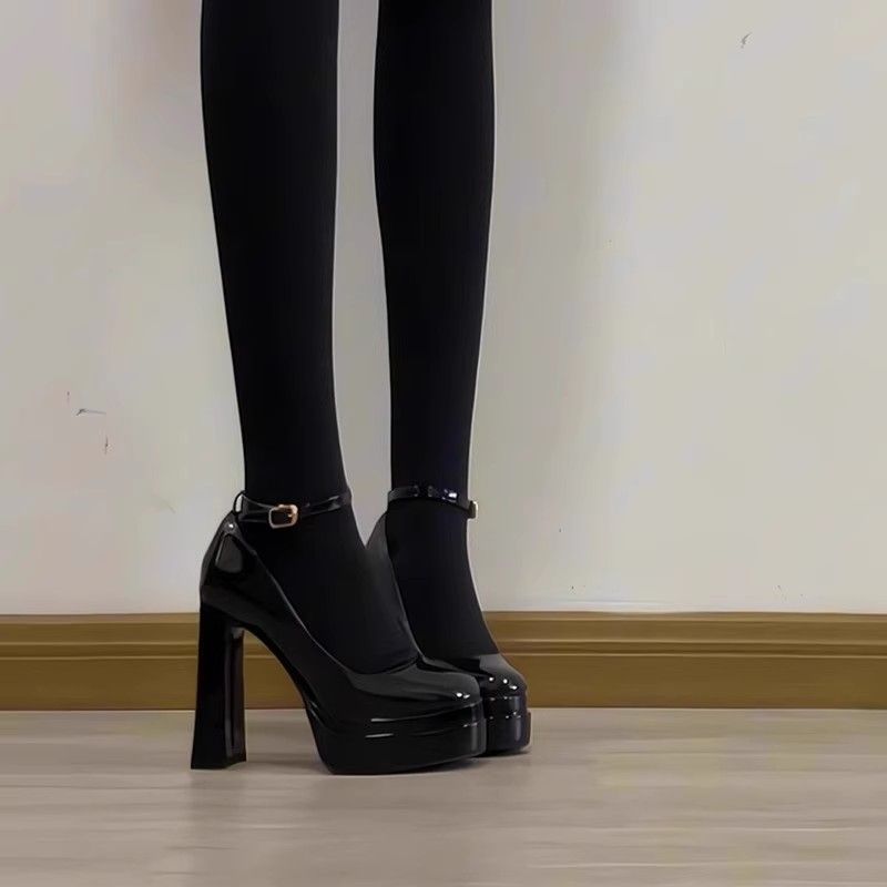 欧米防水台一字ボタンハイヒール春の新作パンプスメアリージェン靴シングル