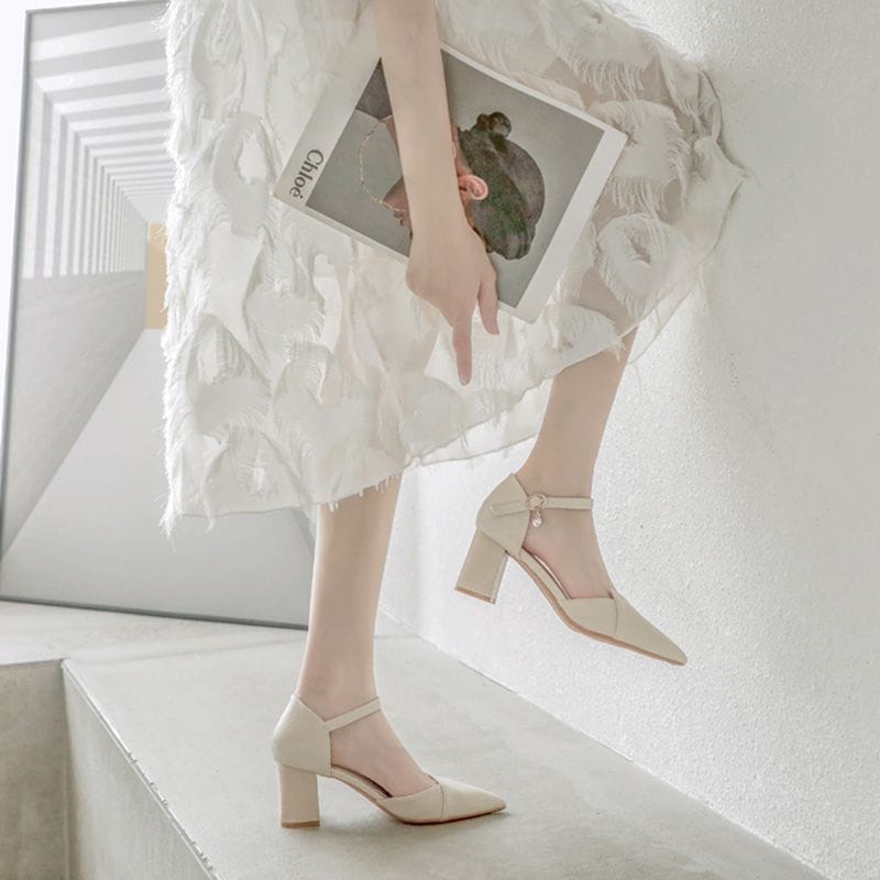 軽量贅沢ハイヒール女性新型夏フレンチバッグサンダル仙女風気質尖った太さとメアリージェン靴