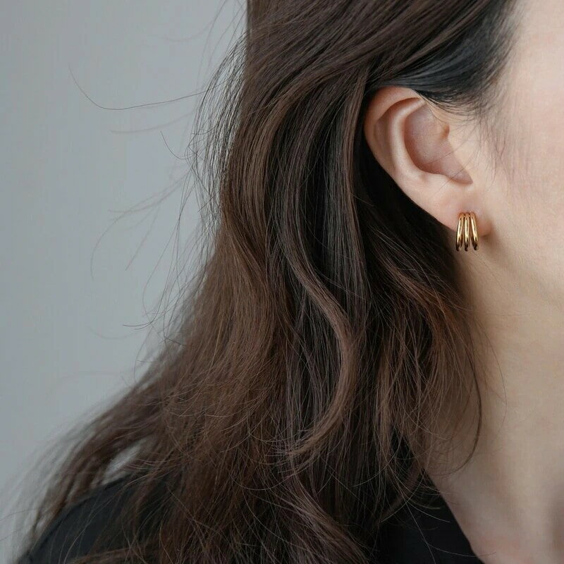 冬のピアス 夏のピアス 夏ピアス 春の耳元をおしゃれに 春のピアス 夏のピアスイヤーカフピアスイヤリング 韓国ファッションの新しいシンプルで絶妙なトリプ