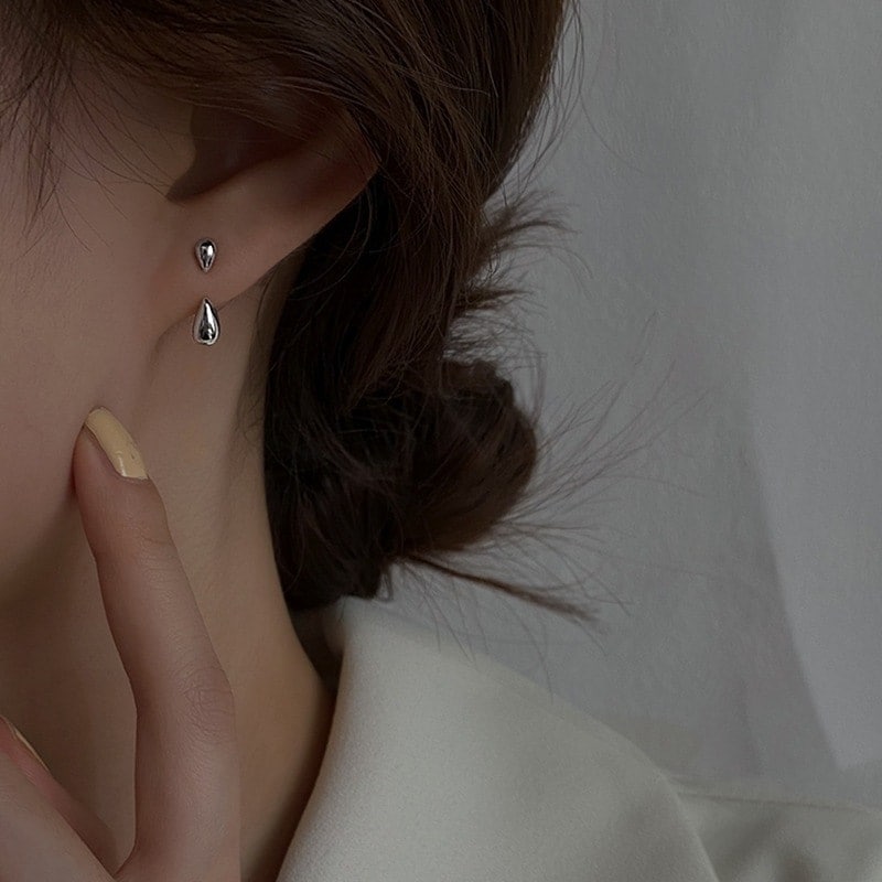 のピアス 新作 韓国 個性 しずく型 軟骨ピアス ペア用 アレルギー リングピアス アレルギー対策 イヤーカフ
