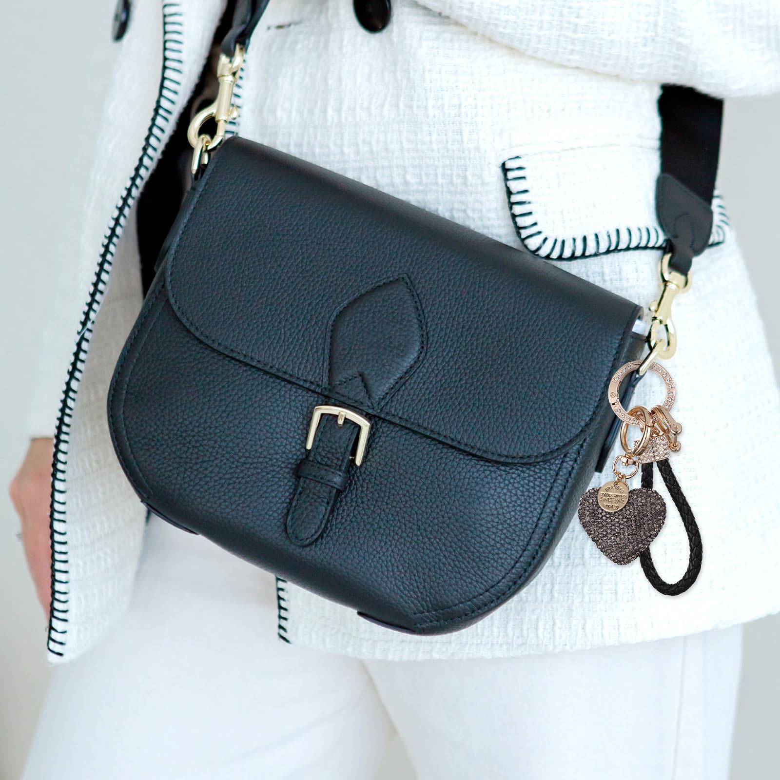 iriuuo ブラックハートキーホルダー、女性用キラキラキーホルダーラインストーンキーチェーン グリッターハートバッグチャーム かわいいハートキーチェーン クリスタルキーチェーン バッグパース用, ブラック, mall