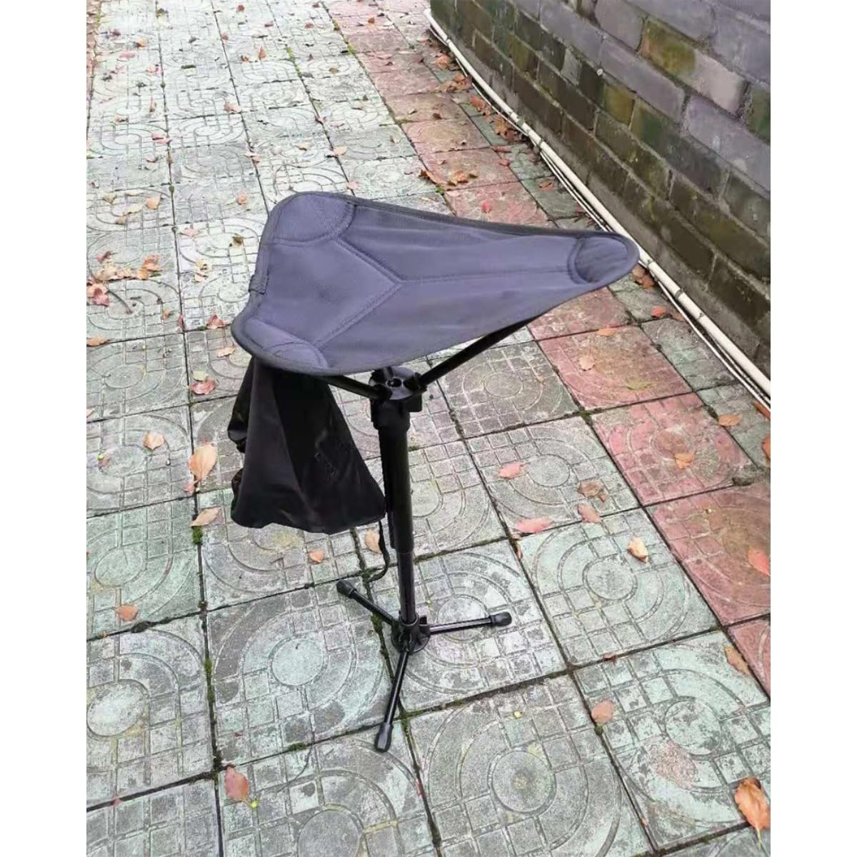 モバイルチェア アウトドアチェア 3 本脚折りたたみ式 3 段階高さ調整可能 耐荷重 120KG 一秒開閉 立見..