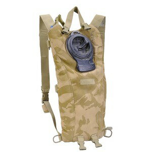イギリス軍放出品 ハイドレーションキャリア CAMELBAK製 デザートDPM迷彩 [ ハンドルキャップ式・カバー無し / 並下品 ] キャメルバック 英軍 払い下げ 軍物 イギリス陸軍 砂漠迷彩 サバゲー サバイバルゲーム 装備品 ハイドレーションキャリアー