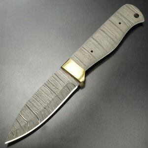 Knifemaking ナイフブレード Bushcraft ダマスカス鋼 真鍮製ガード付 BL125D ナイフメイキング 固定刃 パキスタン製 フルタング ナイフパーツ ナイフ部品 ナイフ用品 Damascus ブッシュクラフト