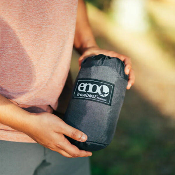 Retailer リテイラーのイーノ ENO ハンモック ストラップ付き Travel Nest Hammock+Straps Combo Charcoal TRN039 キャンプ ピクニック アウトドア ENO0850026605266｜アングル3