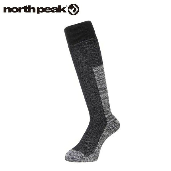 ハイパイルソックス HIGH-PILE SOCKS カプサイシン加工繊維使用で皮膚の温点を刺激し暖かさを感じさせる働きがあります。 ソフトな履き心地の極厚パイル編み。 ■SIZE サイズ：23-25cm / 25-27cm ■SPEC 原産国：中国 north peak（ノースピーク）とは 衝撃吸収力、可動性、デザイン性、ファブリックすべてに真摯な姿勢を貫くnorth peakのプロテクターは、ビギナーからエキスパートまであらゆるスノーボーダーにとってのマストアイテムです。 north peakは、その技術力とアイデアを活かし機能性ソックス、スノーグローブ、ゴーグルなども展開。 トータルアクセサリーブランドへと成長を遂げています。 ※メーカーやモデル等によりサイズ感は異なります。サイズは目安としてお考えください。 ※写真の色と実際の商品の色は多少異なる場合がございます。 ※商品画像はメーカー提供のサンプル画像です。 製品仕様・デザインは改良のため予告なく変更される場合がありますのでご了承ください。 正規品 未使用新品 当店のブランド商品は全て本物です。安心してショッピングをお楽しみください。