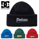 22 2WAY TEAM BEANIE ビッグサイズのジャガードロゴが特徴的なビーニー。伸縮性が抜群のリブ編みによって、心地良いフィット感を実現しました。長時間の着用でもストレスを感じない快適な被り心地です。リサイクルポリエステル糸を使用したサステナブルなアイテム。 ディーシーシューズ ディーシー DC SHOE ブルー ブラック 黒 グリーン レッド プレゼント おしゃれ オシャレ ゴルフ ギフト アメカジ カジュアル ストリート ダンス スポーティ スポーツ ラッピング 10代 20代 30代 40代 50代 男女兼用 サイズ フリーサイズ 注意 画面上と実物では多少色具合が異なって見える場合もございます。ご了承ください。 この商品は当店実店舗でも販売しております。 在庫数の更新は随時行っておりますが、お買い上げいただいた商品が、品切れになってしまうこともございます。 その場合、お客様には必ず連絡をいたしますが、万が一入荷予定がない場合は、キャンセルさせていただく場合もございますことをあらかじめご了承ください。DC SHOES【ディーシー】 1993年、ふたりはさらなるビジネス拡大のため、パフォーマンス スケートボード シューズブランドの立ち上げを決意し、 DC SHOES. INC.を創設。そのアクションスポーツブランドである 「DC」は、前身であるDROORS CLOTHINGに由来している。 トップ・ブランドとなった「DC」は、多くのスケーターから 絶大な支持を得る一方で、スノーボード、モトクロス、BMXの フィールドにも進出し、それぞれにプロ・チームを結成。 「DC」は、スケートボード シューズだけでなくアパレル、 スノーボード、スノーボード・ブーツ、スノーボード・ウェア、 アクセサリーへとプロダクトラインを拡大し続けている。