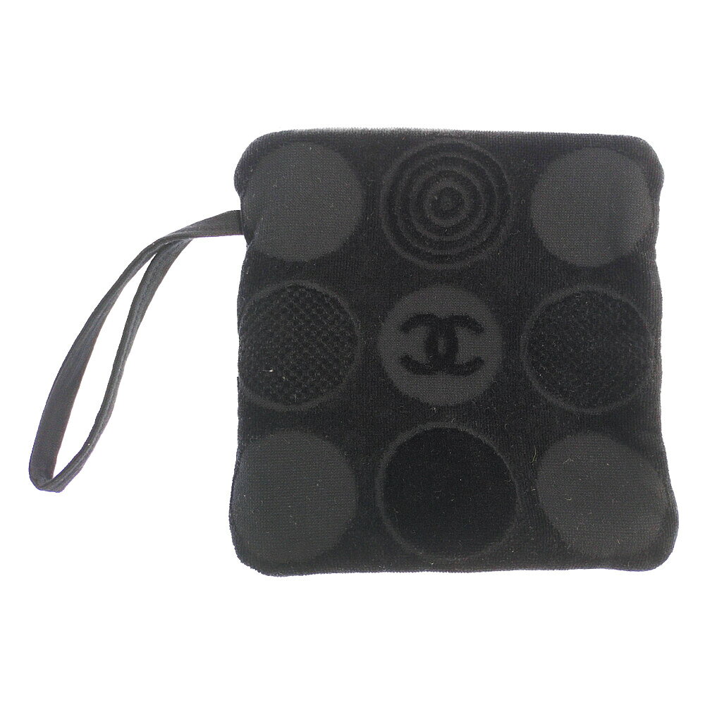 CHANEL シャネル ドット ココマーク トラベルバッグ ブラック 旅行【♀】【S】【レディース】★■624489【中古】お問い合わせ番号 ■624489 (vtra0115l) 2026年9月8日当店売り出し価格58,080円（税込） 商品説明使用感はほとんど感じられず、比較的綺麗な状態です。関連ワード：旅行 コンディションS （ 未使用に近い状態 ） コンディションとは？ コンディション説明[外側]一部に手羽たちあり[内側]特筆事項なし 原産国 実寸サイズ [サイズ(以下約)]サイズ：H22 cm×W22 cm×D2 cm持ち手：38 cm調節：無取外し：不可開閉：ファスナー式 ≫各種採寸方法 性別レディース 素材 コットン 色ブラック 付属品無し 型番・刻印 参考上代 --円