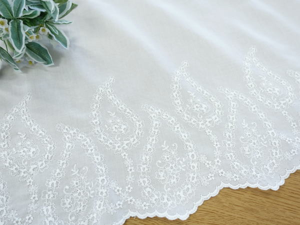 【在庫限りクリアランスセール】先染め綿ローン・片スカラップレース（RG-29269）コットン