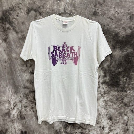 楽天市場】Supreme Black Sabbath Tome Teeの通販 楽天市場】Supreme Black Sabbath Tome Teeの通販