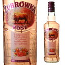 ZUBROWKA ROSEズブロッカ はバイソングラス独特の香りが特徴の、ポーランドを代表するフレーバードウオッカです。 その起源は500年以上前とも言われており、現在アメリカ、フランス、ハンガリー、イギリスなど70カ国以上の国で親しまれています。ワイルドラズベリー、クランベリー、ローズヒップのエキスに、ズブロッカのアイデンティティでもあるバイソングラスのエキスをブレンドした、甘酸っぱいリキュールです。美しい淡いロゼ色のリキュールで、「ズブロッカ バイソングラス」同様、ボトルの中にバイソングラスが1本入っています。ソーダやトニックで割ってフレッシュなベリーをトッピングすれば、ご自宅で手軽に本格的なアペリティフを作ることができます。またプロフェッショナルの方々にも、カクテル材料として様々に活用いただけます。ズブロッカの一覧はこちら-----------------------------------------------------------------------【産地】ポーランド【生産者】ポルモス・ビャウィストク社【度数】32度【容量】500ml-----------------------------------------------------------------------お酒 引越し 挨拶 就職祝い 退職祝い 結婚祝い 新築祝い 快気祝い 全快祝い還暦祝い 長寿祝い 内祝い開店祝い お返し 手土産 ディナーパーティ 誕生日 ギフト 引出物 記念品 ゴルフコンペ 御中元 お中元 お歳暮 御歳暮 暑中見舞い 残暑見舞い 年末年始 お正月 父の日 母の日【ギフト包装はこちら】