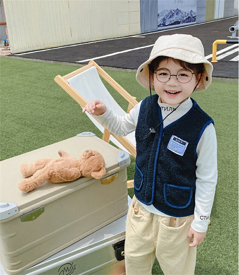 ボアべスト Vネック ベスト ボア キッズ 子供 子ども ポケット付き ジュニア 男の子 女の子 アウター 羽織り 上着 ジャンパー 暖かい 防寒 袖無し 子供服 ユニセックス 両面起毛 保育園 幼稚園 通園 無地