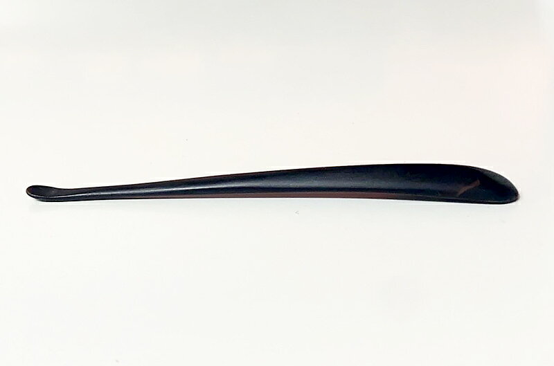 ＜敬老の日 名入れ ギフト＞高級！【金文字で名入れ】黒檀　匠の 耳かき【10.5cm】＜名入れ プレゼント 男性 単身＞＜父の日 プレゼント＞身だしなみ 耳かき 耳掻き 便利グッズ 耳掃除 実用的 持ち運び 旅行 携帯 耳垢 イヤークリーナー ricordo-10001574 名入れできる雑貨屋 リコルド サンプル画像3