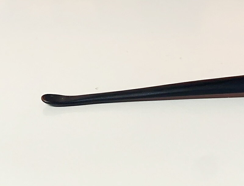 ＜敬老の日 名入れ ギフト＞高級！【金文字で名入れ】黒檀　匠の 耳かき【10.5cm】＜名入れ プレゼント 男性 単身＞＜父の日 プレゼント＞身だしなみ 耳かき 耳掻き 便利グッズ 耳掃除 実用的 持ち運び 旅行 携帯 耳垢 イヤークリーナー ricordo-10001574 名入れできる雑貨屋 リコルド サンプル画像2