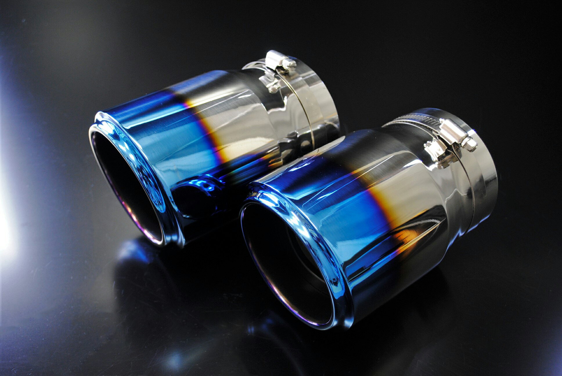 【15%OFF】MAZDA3 BP系 テーパー マフラーカッター 100mm ブルー 耐熱ブラック塗装 ファストバック 2本 マツダ 鏡面 スラッシュカット 高純度SUS304ステンレス ［B05B］【BLACK FRIDAY！誰でも使える15%OFFクーポン】