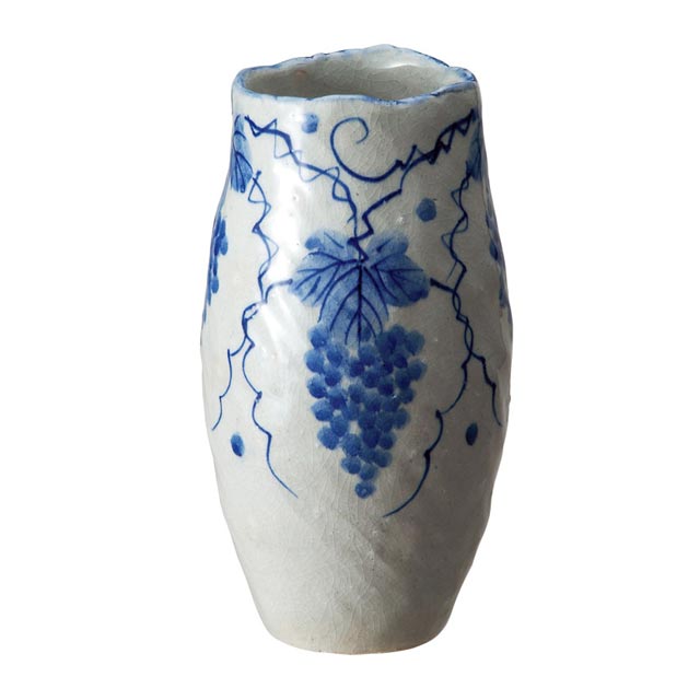 在庫一掃最安挑戦 信楽焼きの ぶどう絵花入 伝統工芸品 しがらき 信楽焼 陶器 陶製 和風 和室 花瓶 花台 華 いけばな 活花 つぼ 壷 壺 ツボ 花入れ 茶室 茶道 和テイスト 華道 花生 フラワーベース アンティーク おしゃれ リフル オンラインストア限定