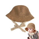 【キッズの麦わら帽子】コットンリボンの付いた子供用の麦わら帽子です。色合いが優しくて洋服と相性がいい。麦わら帽子は夏帽子の定番です。紫外線対策やコーディネートのポイントにおすすめ。コットンリボンは肌に優しい。 【素材】ペーパーコットンで丁寧に編んで作られた麦わら帽子は通常の麦わら帽子より柔らかく、とても軽量で通気性が抜群です。程よい深さで、コットンリボンのあご紐もついているので、帽子が風に飛ばされず安心です。 【サイズ】カーキ、ピンク、ベージュの3色とS、Mの2サイズをご用意しました。Sサイズの頭周り:48CM 1歳~3歳のお子様におすすめです。Mサイズの頭周り:52CM 3歳~6歳のお子様におすすめです。 【可愛いデザイン】ペーパーハットはナチュラル感があり涼しげな雰囲気を演出します。お子様の可愛らしさを引き立てます。コンパクトに折りたためるので、持ち運びが簡単です。 【日よけ帽子】つばが広めなので、紫外線からお子様の顔を守ります。散歩、海水浴、公園遊び、お出かけ、ご旅行の時など様々な場面で、子供の日よけ帽子として大活躍。プレゼントにしても喜ばれます。