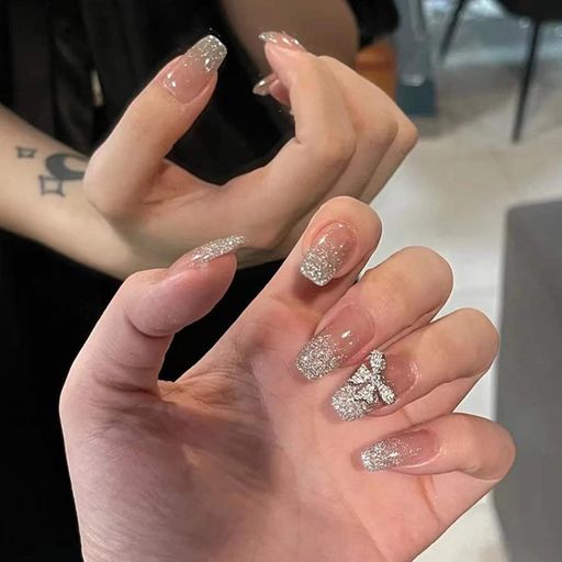 ネイルチップ 24枚入 つけ爪 春夏 人気 和風 かわいい シンプルフレンチネイル 貼るネイルおしゃれ キャッツアイネイル光沢 つけ爪ネイルシール 花嫁ネイル 両面テープ 成人式 入学式 卒業式 パーティー日常生活に使用 (ネイルチップ F)