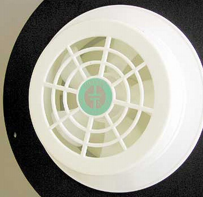 ����٥��(��215 X H32(70)mm�����ꦵ120/����߿���40mm)���Ѿ��ʤȤʤ�ޤ�������ξ�������˺�ư��ǧ�����ʧ����ʸ�Բ�