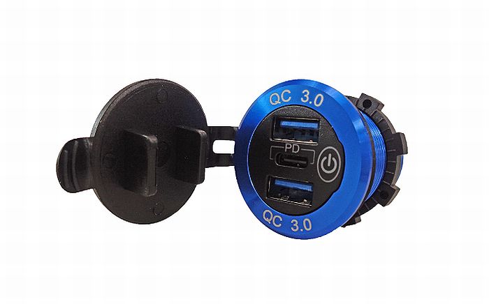 リムコーポレーションの汎用DIY商品埋込USBソケット3口LED（キャンピングカー等に必需品）※後払/代引注文不可｜アングル2